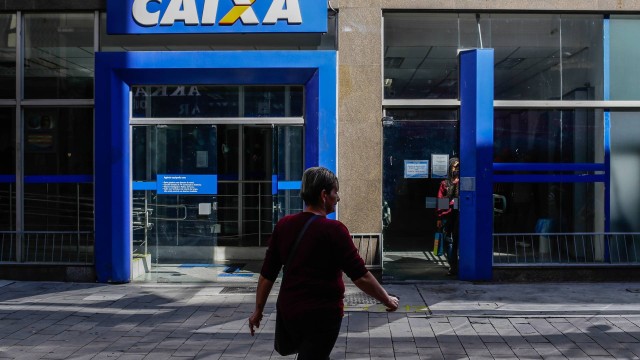 PIS/Pasep: Idosos correntistas da Caixa e do BB terão dinheiro liberado já na terça-feira
